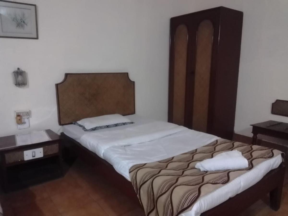 Hotel Indsurya Дибругарх Экстерьер фото