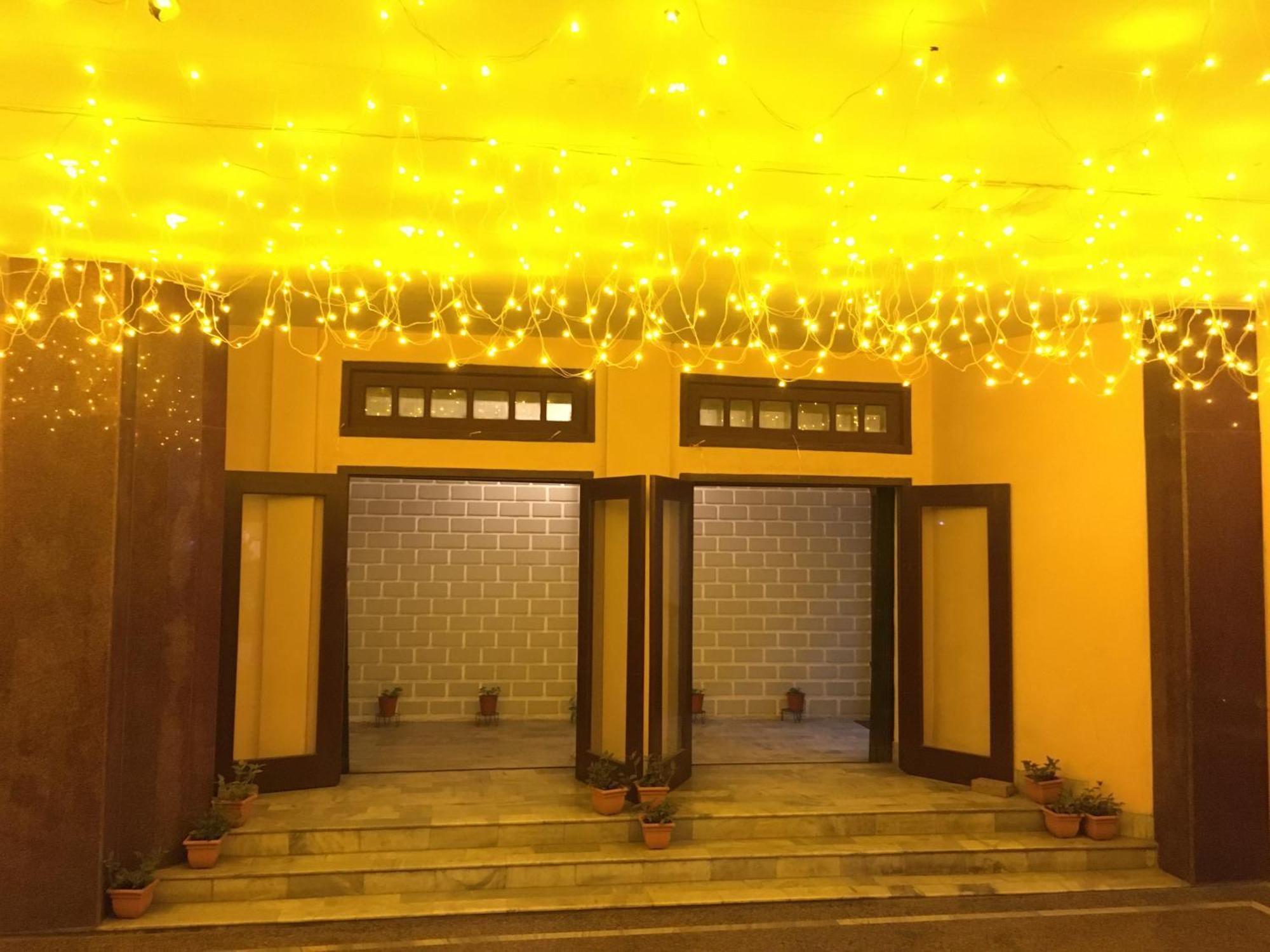 Hotel Indsurya Дибругарх Экстерьер фото