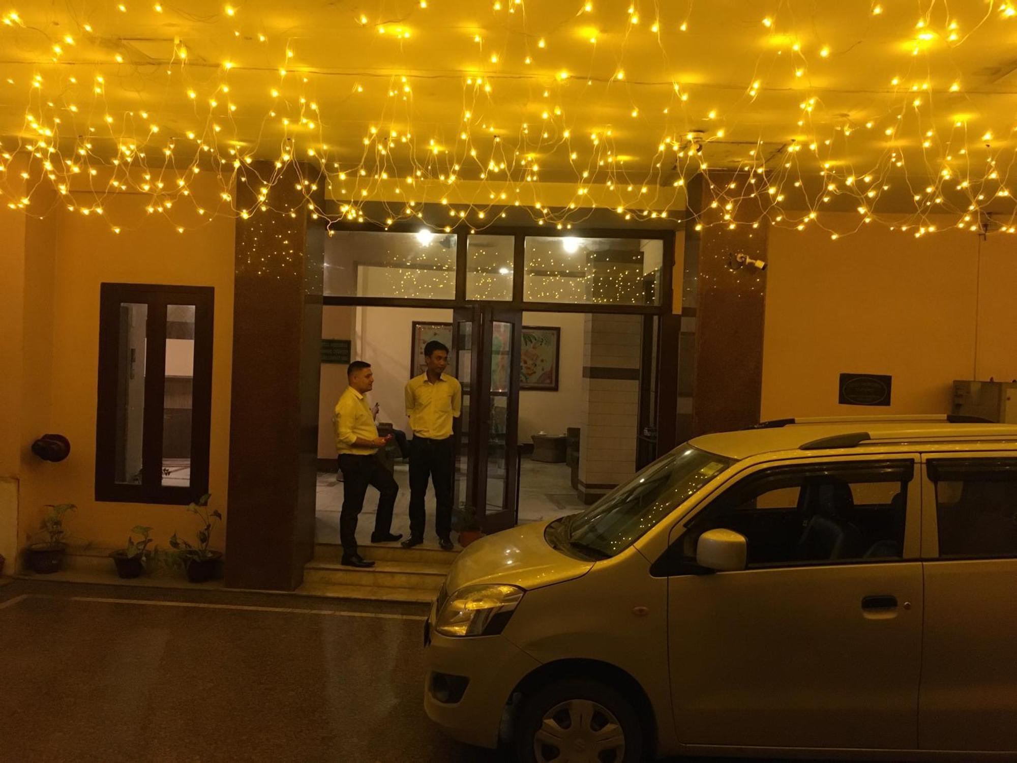 Hotel Indsurya Дибругарх Экстерьер фото