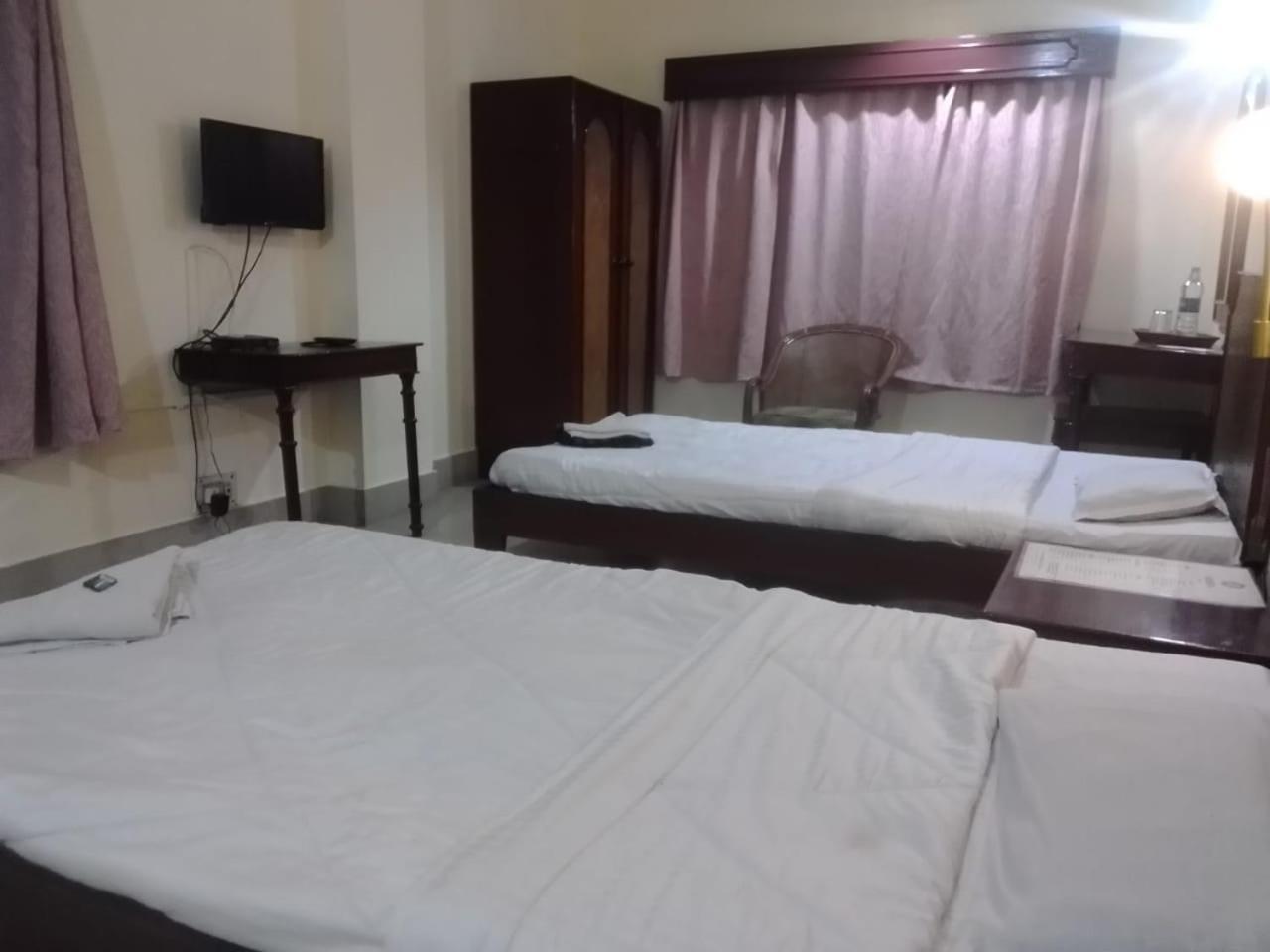 Hotel Indsurya Дибругарх Экстерьер фото